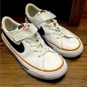 COPY - Kids Nike Sneakers Size 13c Used good condition